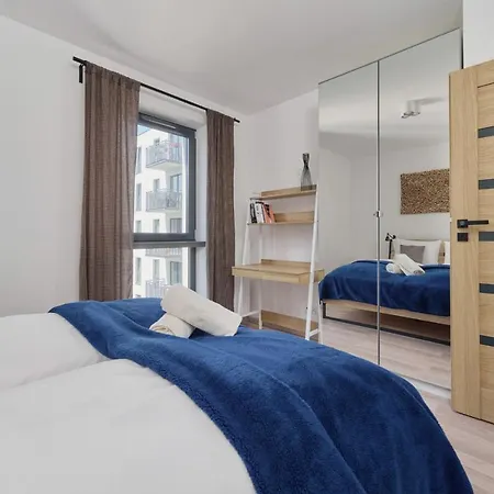 Center Mirrors With Parking By Renters * Wroclaw