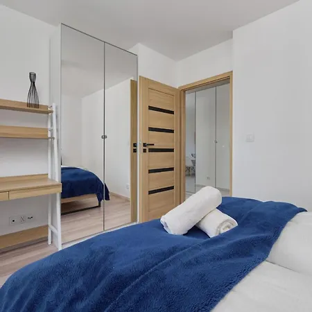 Center Mirrors With Parking By Renters Apartment Wroclaw